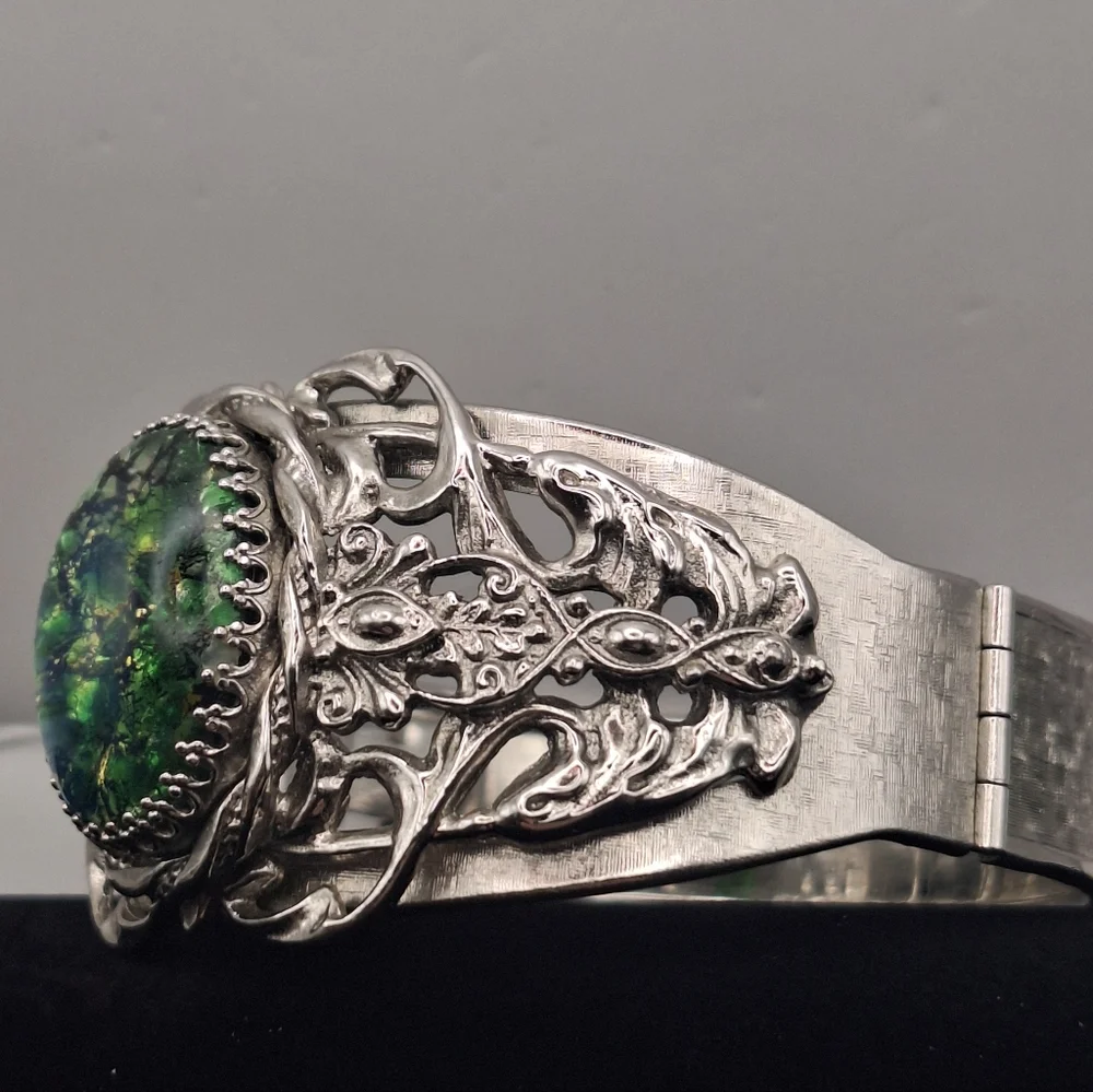 💚Whiting & Davis Silver-Tone Green Foiled Glass Hinged Bracelet *repair* - Picture 11 of 11